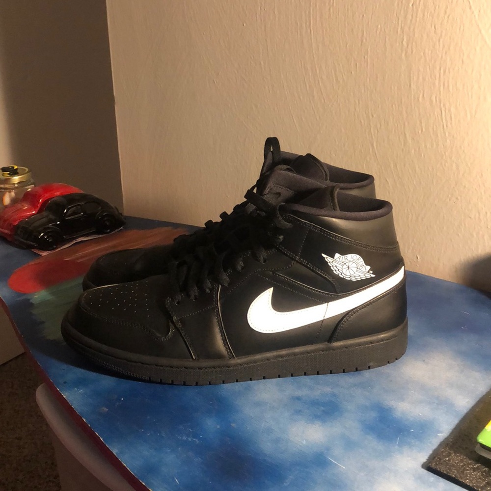 Air Jordan 1 mid